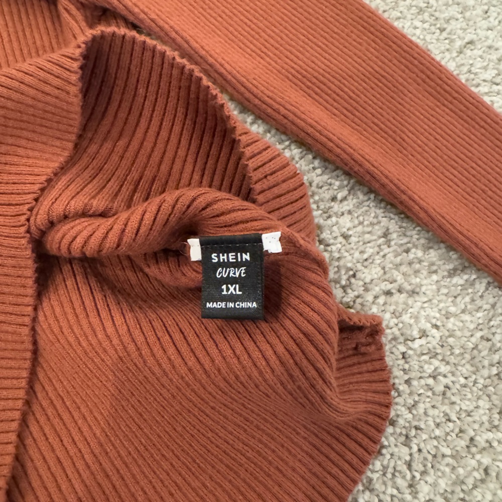 SOLD Shein Rust Orange Top Size: 1XL - Picture 4 of 5